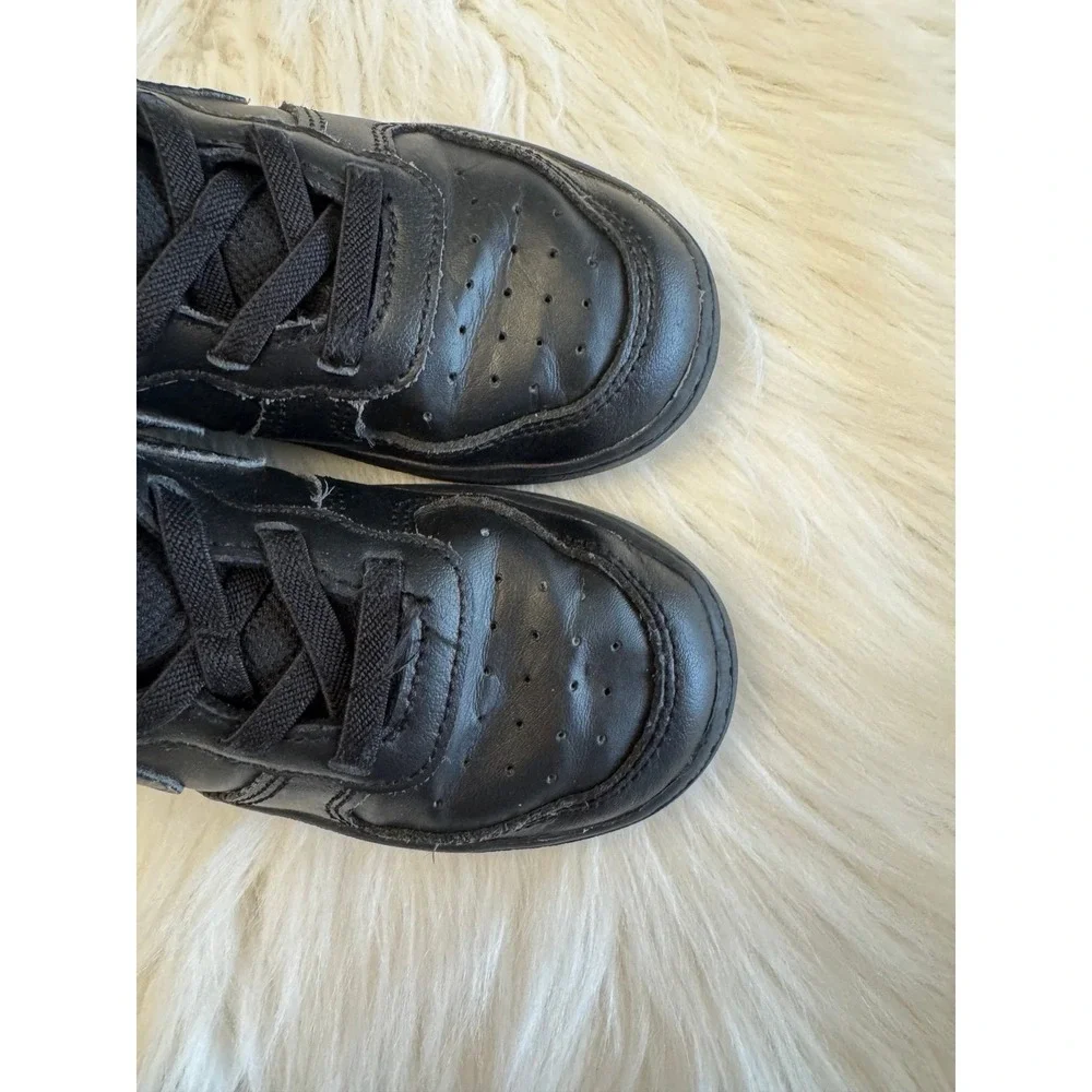 black Nike Kids' Court Borough Low‎ 2 size 10